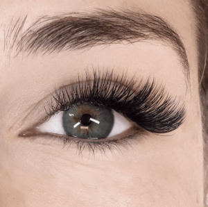 wispy cat eye lash