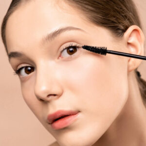 brush eyelash extensions